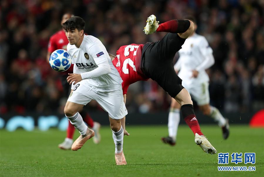 包含转折点！瓦伦西亚扳平良机，欧冠赛后攻防权衡，质疑声仍在，临场指挥获称赞的词条